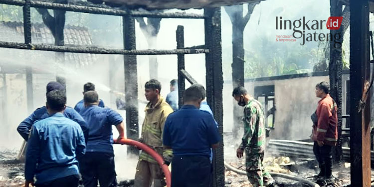 3 Unit Rumah Kayu di Grobogan Hangus Terbakar, Diduga Korsleting Listrik