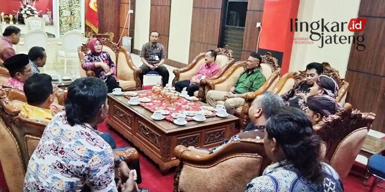 Temui Bupati Grobogan, Kades Sambung Klarifikasi Pencatutan Jokowi