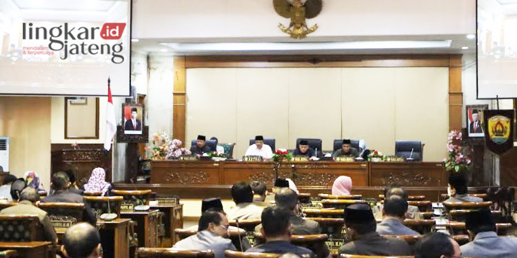 7 Fraksi DPRD Grobogan Berikan Pandangan Umum Raperda Pajak Daerah dan Retribusi