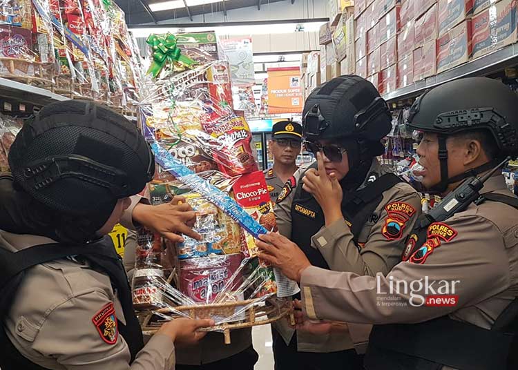Jelang Lebaran 2023, Polisi Cek Keamanan Pangan di Pasar Kudus