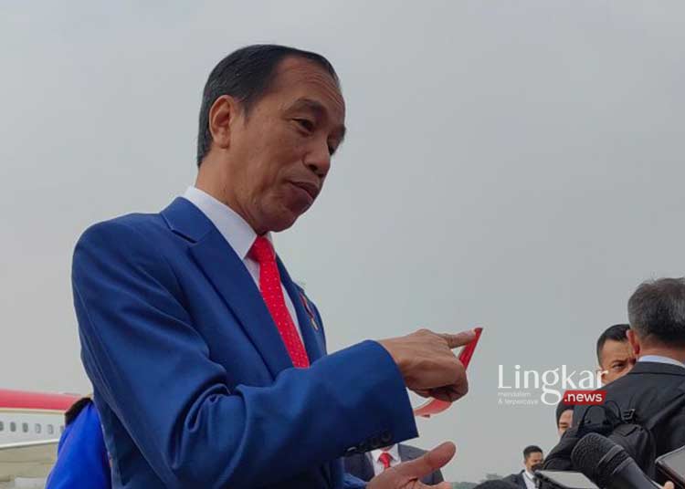 Presiden Jokowi Tugaskan Mahfud MD Jadi Plt Menkominfo