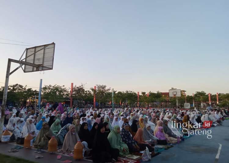 Warga Muhammadiyah Sholat Idul Adha di Taman Ir. Soekarno Purwodadi Grobogan