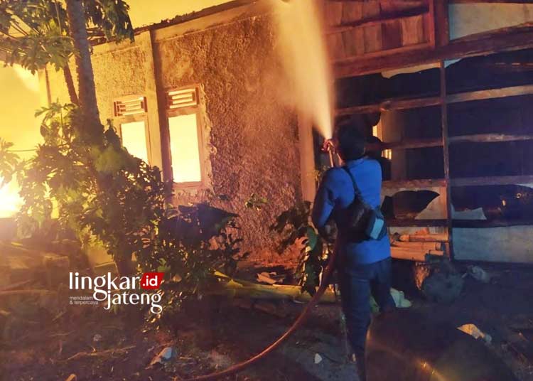 Kaget! Rumah Warga Wirosari Grobogan Terbakar saat Penghuninya Tidur