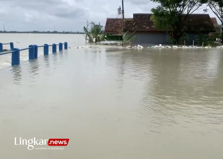 6 Tanggul Jebol, Banjir Rendam 11 Kecamatan Di Demak