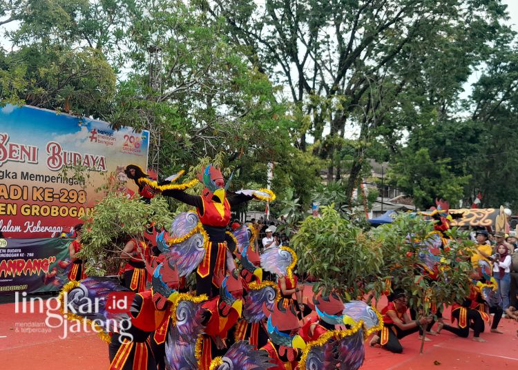 Masyarakat Antusias Menonton Parade Budaya Hari Jadi Grobogan ke-289