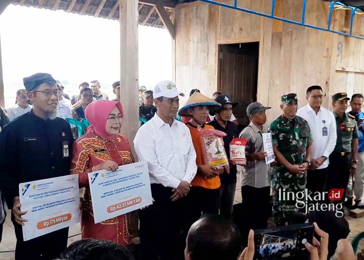 Terdampak Banjir, Petani di Grobogan Terima Bantuan dari Kementerian Pertanian